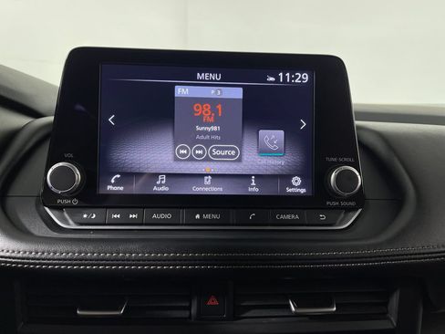 Used 2025 Nissan Rogue SV AWD/4WD image 20