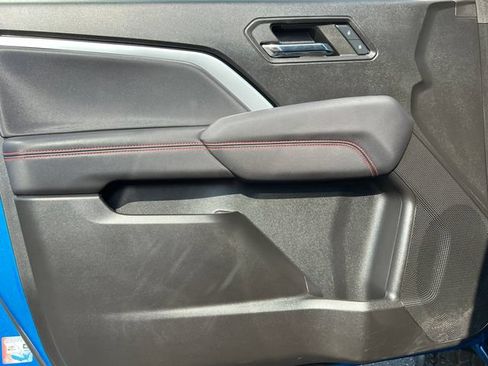 Used 2024 Chevrolet Colorado Z71 w/ Z71 Convenience Package 2 AWD/4WD image 19