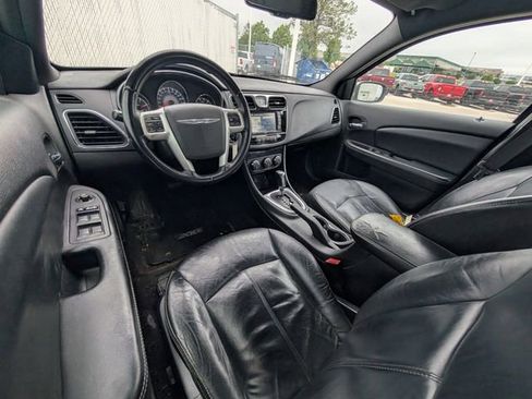 Used 2012 Chrysler 200 Limited FWD image 5