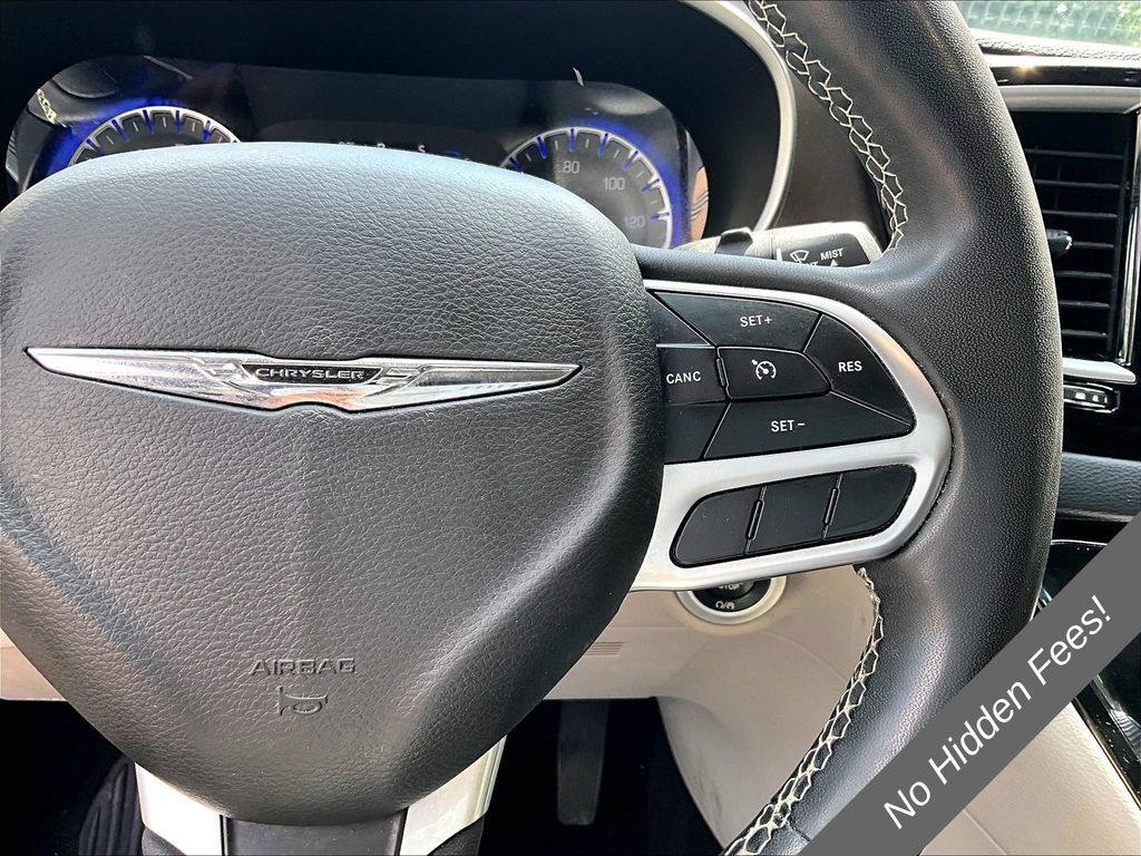 Used 2022 Chrysler Voyager LX FWD image 16