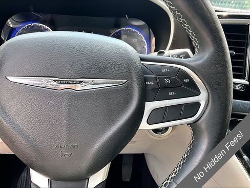 Used 2022 Chrysler Voyager LX FWD image 16