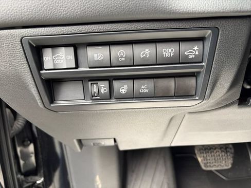 Used 2023 Toyota Tundra Limited AWD/4WD image 24