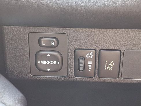 Used 2017 Toyota RAV4 XLE FWD image 24