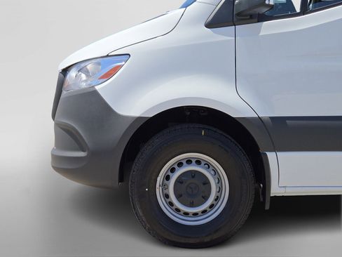 New 2025 Mercedes-Benz Sprinter 2500 image 10