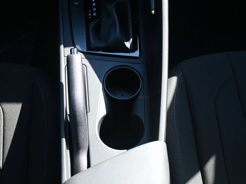 Certified 2025 Hyundai Elantra Sport image 20