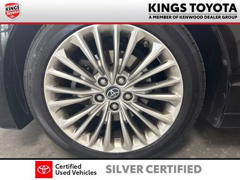 Certified 2019 Toyota Avalon Limited w/ Advanced Safety Package FWD image 25