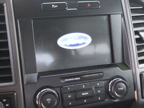 Used 2022 Ford F250 XL w/ Power Equipment Group AWD/4WD image 11