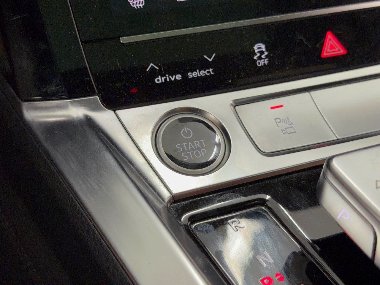 Used 2024 Audi Q8 e-tron Premium Plus w/ Premium Plus Package AWD/4WD image 20