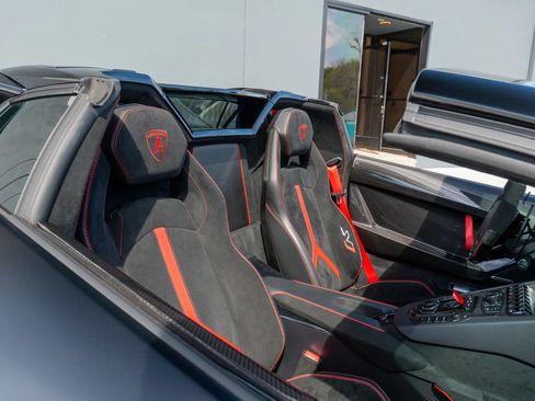 Used 2020 Lamborghini Aventador SVJ AWD/4WD image 64