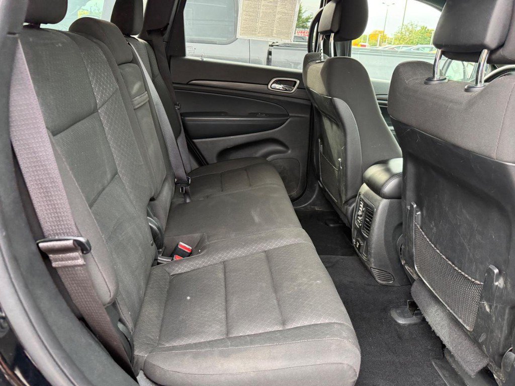 Used 2021 Jeep Grand Cherokee Laredo w/ Security & Convenience Group AWD/4WD image 7