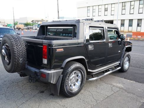 Used 2005 HUMMER H2 SUT w/ Preferred Equipment Group AWD/4WD image 26