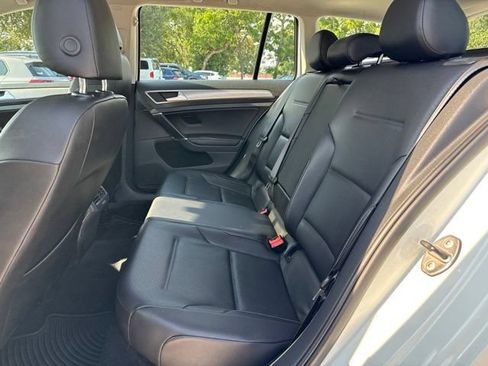 Used 2017 Volkswagen Golf S FWD image 6