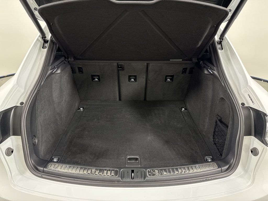 Certified 2026 Porsche Macan S AWD/4WD image 21