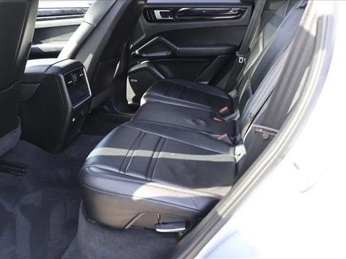 Used 2019 Porsche Cayenne AWD/4WD image 24