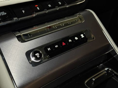 New 2026 Lincoln Aviator AWD image 32