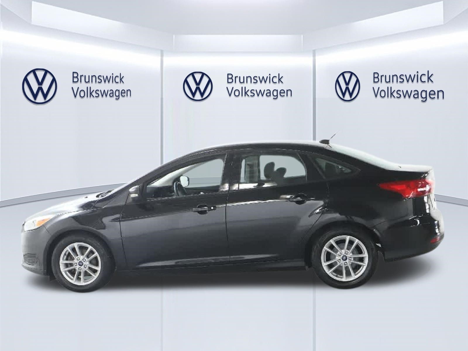 Used 2017 Ford Focus SE FWD image 34
