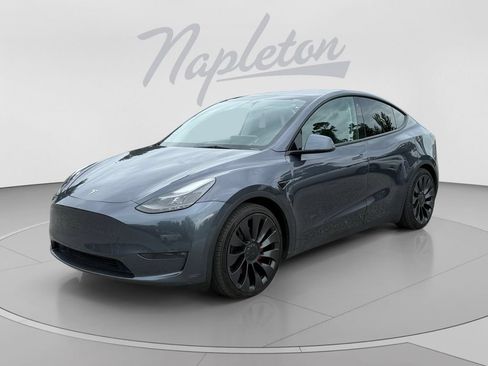 Used 2023 Tesla Model Y Long Range AWD/4WD image 1