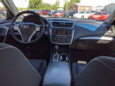 Used 2017 Nissan Altima 2.5 SV FWD image 16