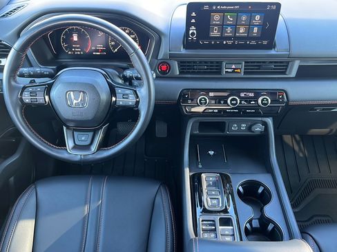 Used 2025 Honda Pilot TrailSport image 14