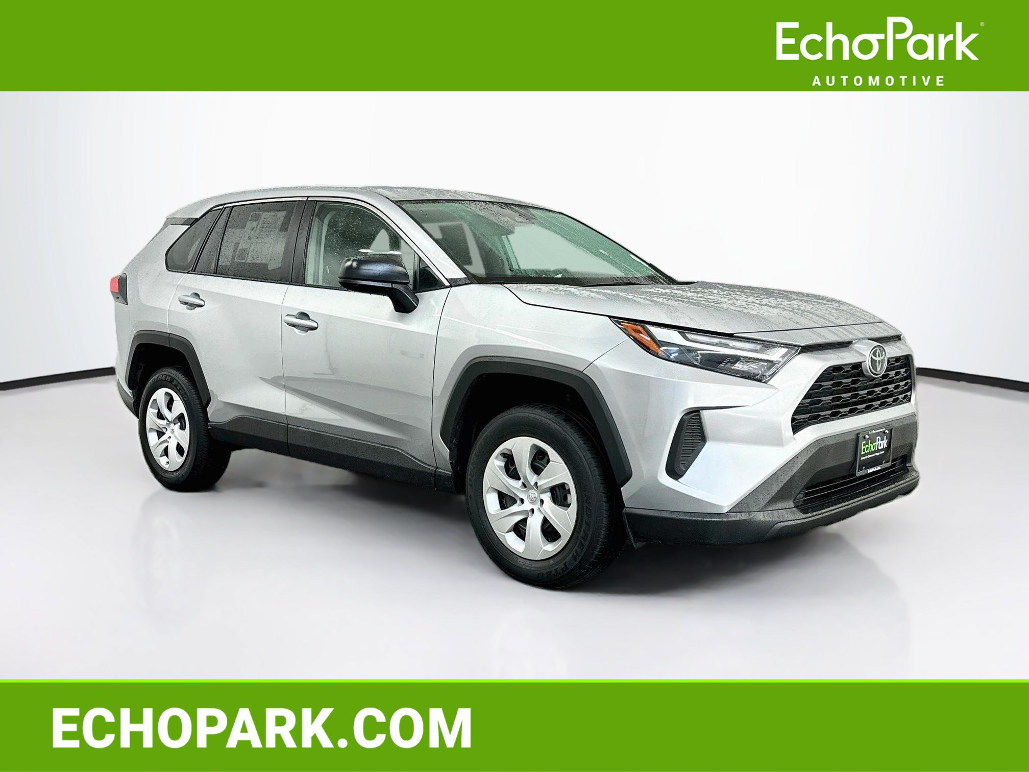 Used 2025 Toyota RAV4 LE AWD/4WD image 1