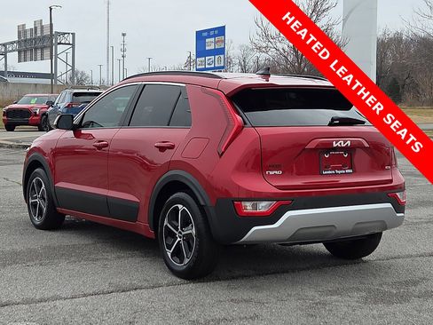 Used 2025 Kia Niro EX image 4