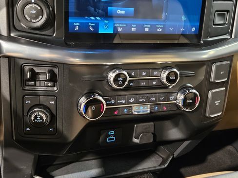 Used 2022 Ford F150 Lariat AWD/4WD image 32