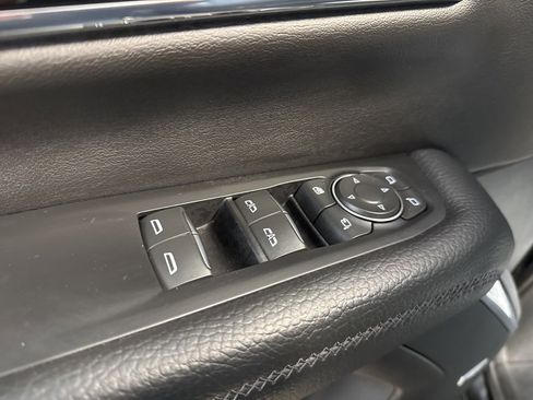 Used 2025 GMC Yukon XL Denali image 20