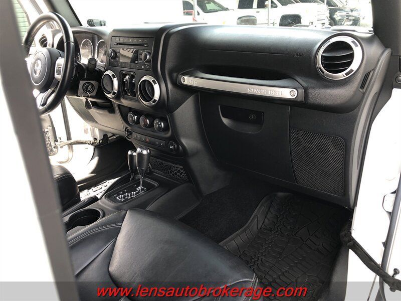 Used 2016 Jeep Wrangler Unlimited Rubicon AWD/4WD image 24