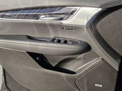 New 2025 Cadillac XT6 Premium Luxury image 24
