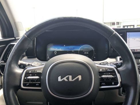 Used 2023 Kia Sorento SX Prestige w/ Panoramic Sunroof Package AWD/4WD image 23