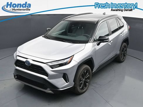 Used 2022 Toyota RAV4 XSE AWD/4WD image 19