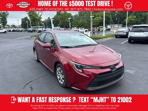 Used 2025 Toyota Corolla LE w/ Convenience Package FWD image 1