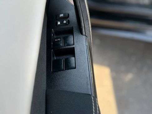 Used 2016 Toyota Corolla LE FWD image 27