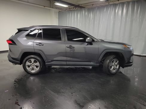 Used 2023 Toyota RAV4 LE AWD/4WD image 9