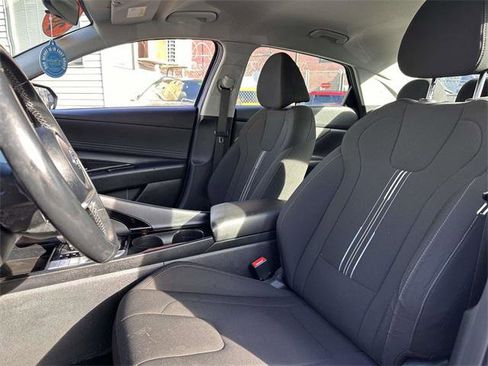 Certified 2023 Hyundai Elantra SEL w/ Convenience Package image 16