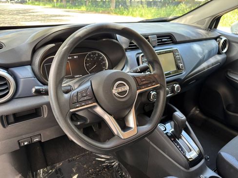 Used 2025 Nissan Versa SV FWD image 32