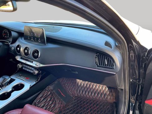 Used 2018 Kia Stinger GT2 AWD/4WD image 18