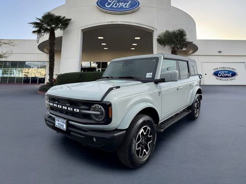 Certified 2023 Ford Bronco Outer Banks image 2