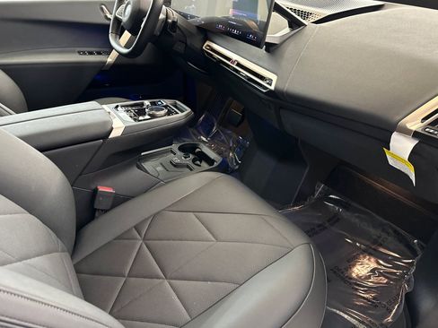 Certified 2025 BMW iX xDrive50 image 33