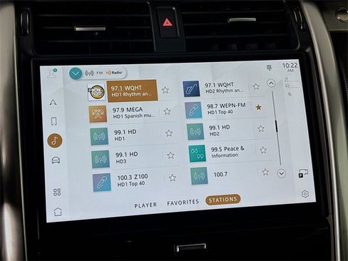 Used 2024 Land Rover Discovery Dynamic SE image 15