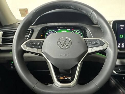 Used 2024 Volkswagen Atlas Peak Edition SE AWD/4WD image 19