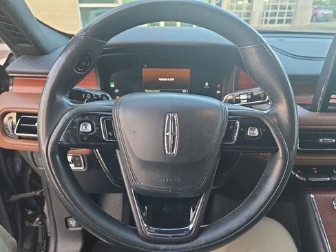 Used 2023 Lincoln Aviator Reserve w/ Equipment Group 201A AWD/4WD image 11