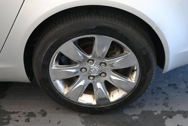 Used 2012 Buick Regal Leather FWD image 11