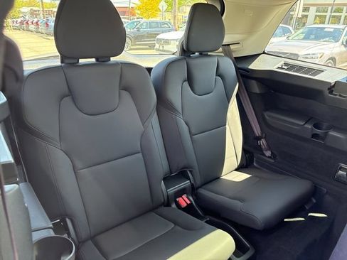 Used 2025 Volvo XC90 B6 Plus AWD/4WD image 15