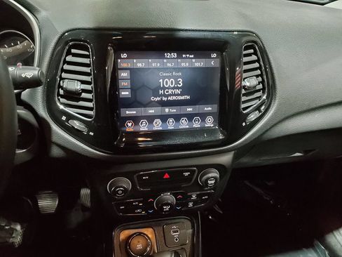 Used 2019 Jeep Compass Limited AWD/4WD image 26