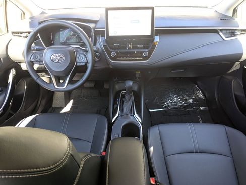 Used 2025 Toyota Corolla XLE image 23