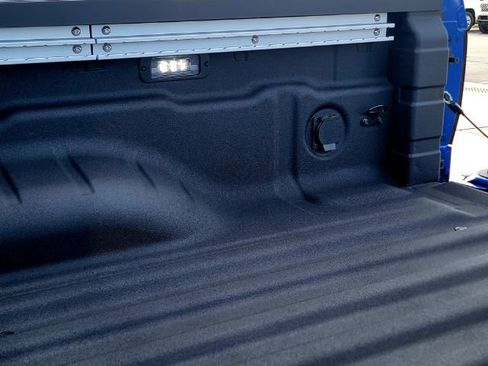 New 2024 Nissan Frontier SV w/ SV Convenience Package image 10