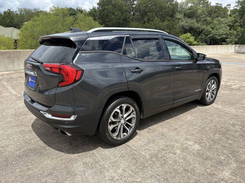 Used 2018 GMC Terrain SLT w/ Preferred Package FWD image 4