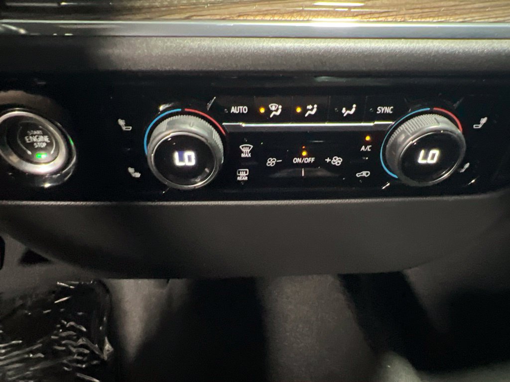 Used 2024 Chevrolet Silverado 1500 LT AWD/4WD image 32
