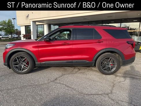 Used 2025 Ford Explorer ST w/ Sun And Sound Package image 8
